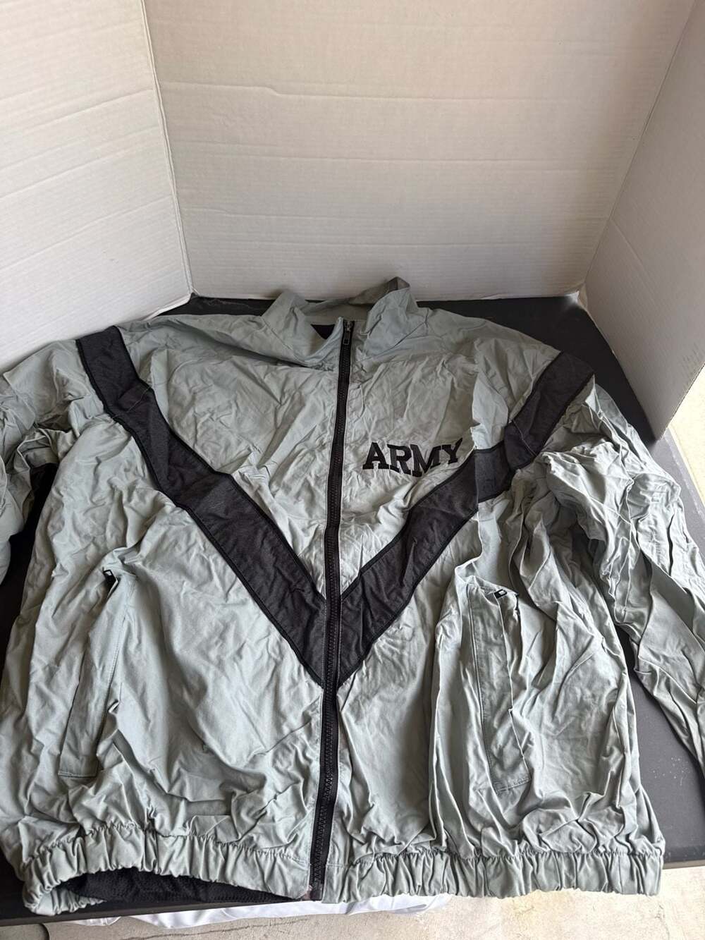US Army IPFU Physical Fitness Training Jacket Grey XL Regular